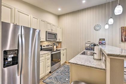 Cozy Winter Park Condo Walk to Ski Shuttle! - image 13