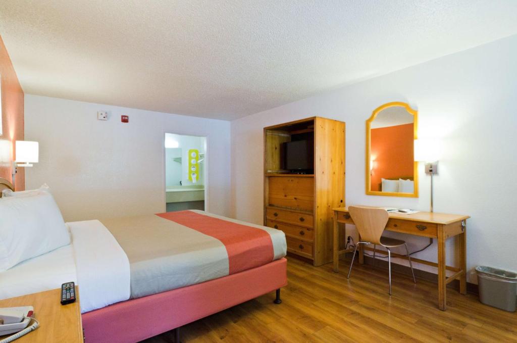 Motel 6-Frederick MD - Fort Detrick - image 4