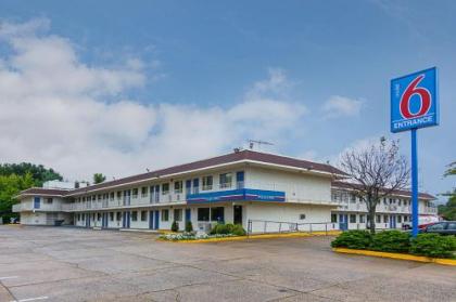 Motel 6 Fredericksburg Va - North - image 2