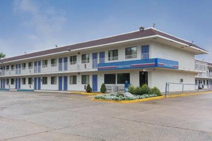 Motel 6 Fredericksburg Va - North - image 3