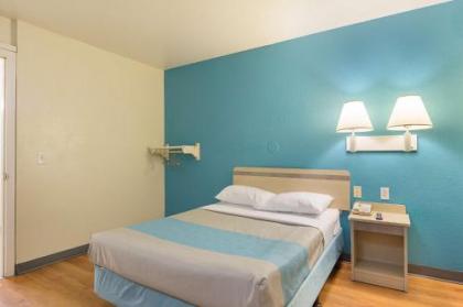Motel 6 Fredericksburg Va - North - image 4