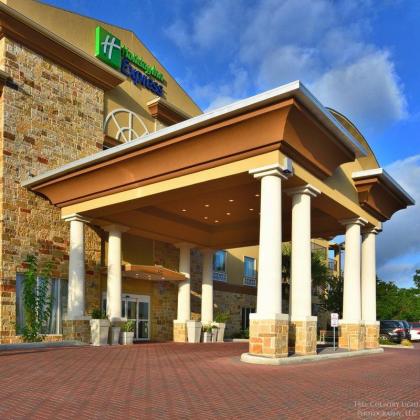 Holiday Inn Express & Suites Fredericksburg - image 2