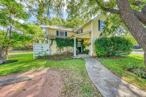Cosmos Corner House - main image