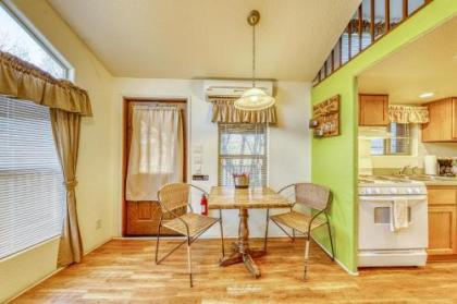 The Plum @ Mendelbaum Winery Guest Cabins - image 5