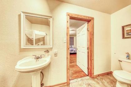 The Almond @ Mendelbaum Winery Guest Cabins - image 3