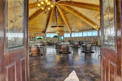 The Fig @ Mendelbaum Winery Guest Cabins - image 5