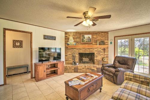 Historic Hoffmann Ranch Haus Near Wineries! - image 2