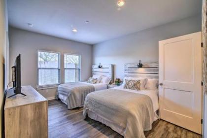303 Wine Down Hill Country Home 1Mi to Winery! - image 2