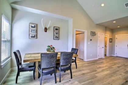 303 Wine Down Hill Country Home 1Mi to Winery! - image 5