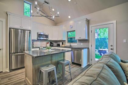 Romantic Wine Country Escape with Hot Tub and Patio! - image 2