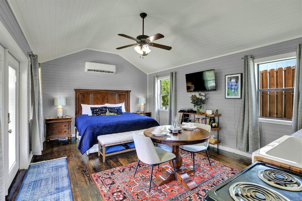 3 Acre's of Luxury and Views in Fred Wine Country! - image 2