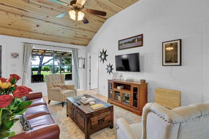 3 Acre's of Luxury and Views in Fred Wine Country! - image 3