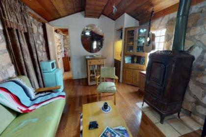 Retro Western Bunkhouse - image 2