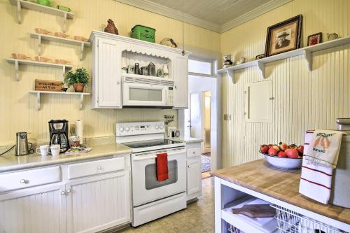 Fredericksburg Escape with Patio Near Downtown! - image 3