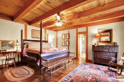 NEW Luxury Home Near Main St with two Hot tubs and Firepit - image 16