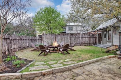 NEW Luxury Home Near Main St with two Hot tubs and Firepit - image 18