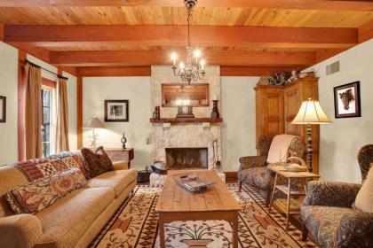 NEW Luxury Home Near Main St with two Hot tubs and Firepit - image 3
