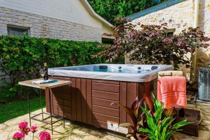 NEW Luxury Home Near Main St with two Hot tubs and Firepit - image 5