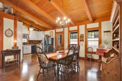 NEW Luxury Home Near Main St with two Hot tubs and Firepit - image 7