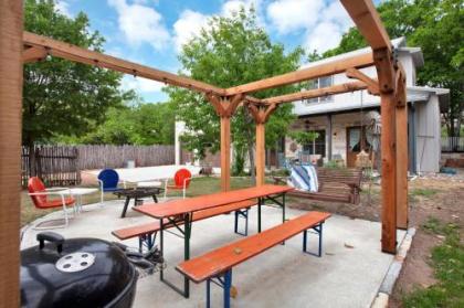 NEW Luxury One Block to Main St with Hot tub and Fire pit - image 4
