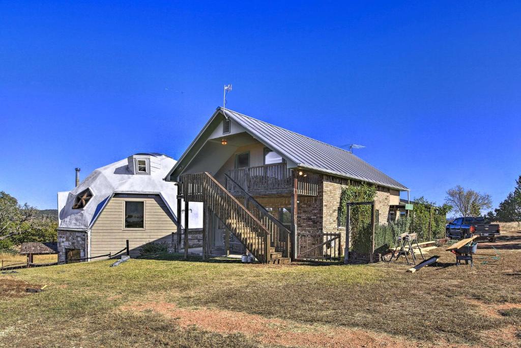 Cozy Cottage Close to Hill Country Vineyards! - main image