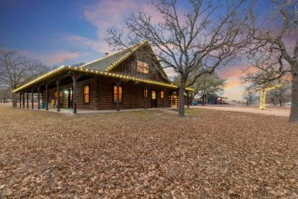 Stunning Luxury Cabin Near Town Wheelchair Access - image 3