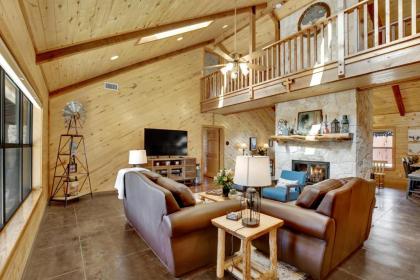 Stunning Luxury Cabin Near Town Wheelchair Access - image 7
