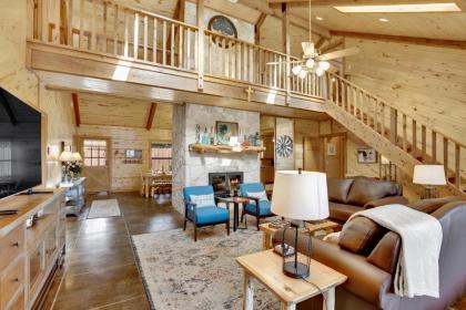 Stunning Luxury Cabin Near Town Wheelchair Access - image 9