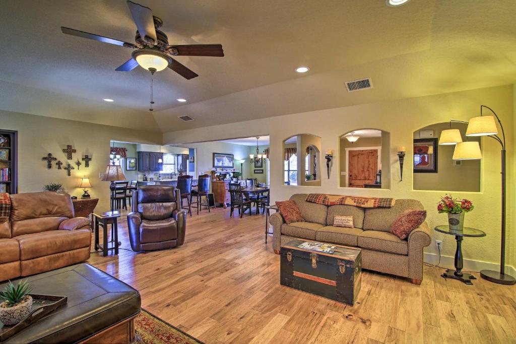 Hill Country Winery Escape with Lavish Backyard - image 4