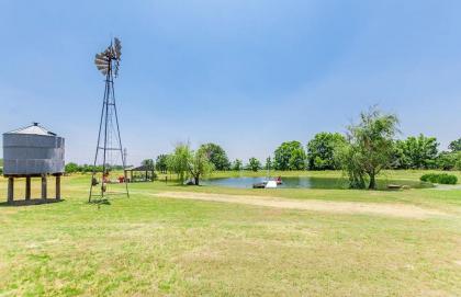 Fischer Farmhouse - image 10