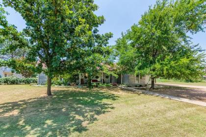 Fischer Farmhouse - image 12