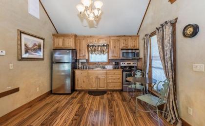 Appian Way Oliva Cottage Texas
