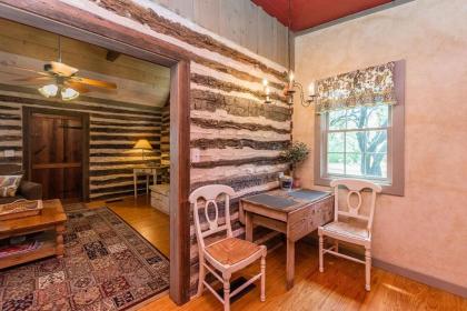 Cabins on Knopp School-Chula Vista Cabin - image 9
