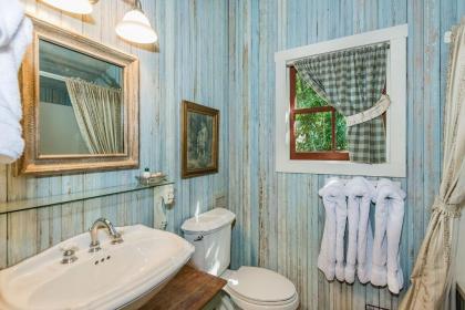 Ada's Peach Street Hideaway - Whole House - image 17