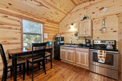 HR Cabin 4   the Sunflower Cottage