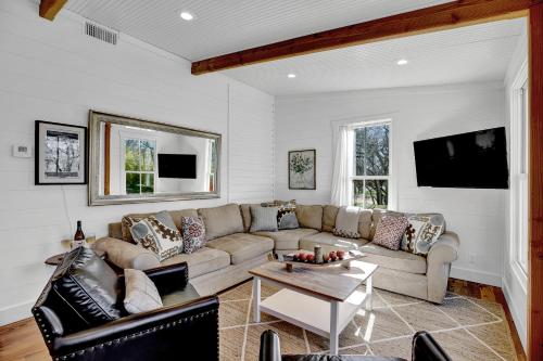 New Charming Home Near Main with Grill and FirePit - main image