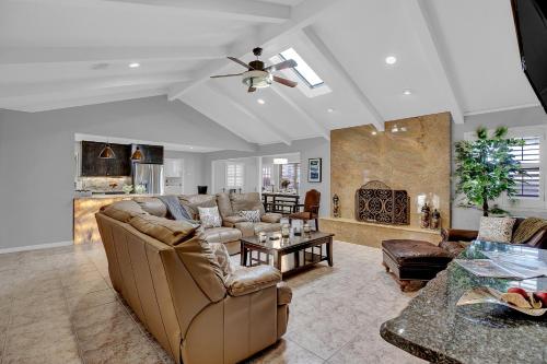 New Stunning Home with Firepit and Grill - main image