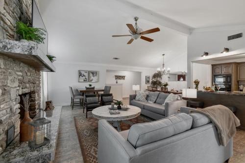 Gorgeous Home Near Wineries with Hot Tub and Fire Pit - main image