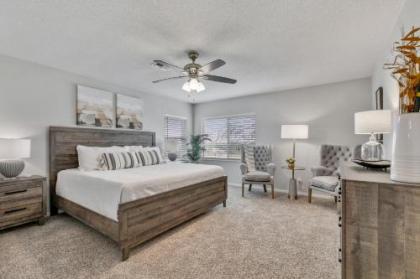 Gorgeous Home Near Wineries with Hot Tub and Fire Pit - image 4