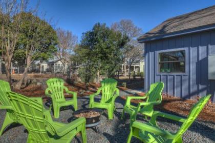 New Luxurious Home with Wine Cellar and Firepit - image 5
