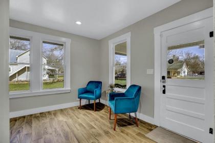 Luxury Home 1 Block To Main With HotTub - image 11