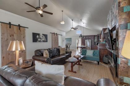 NEW Gorgeous Home with Hot tub and Grill Texas