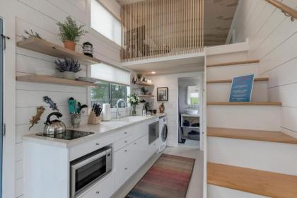 NEW Luxury tiny Home with Hot tub and Grill Fredericksburg