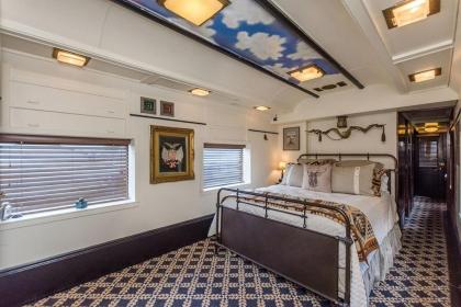 Pullman Train Car - image 7