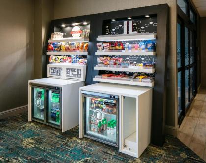 Hampton Inn Freeport - image 15