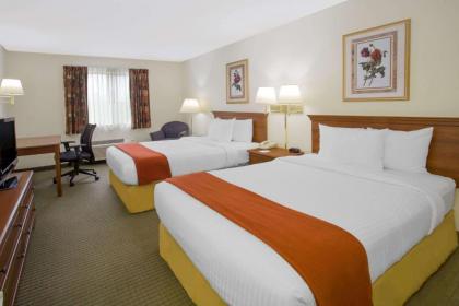 Baymont by Wyndham Freeport - image 10