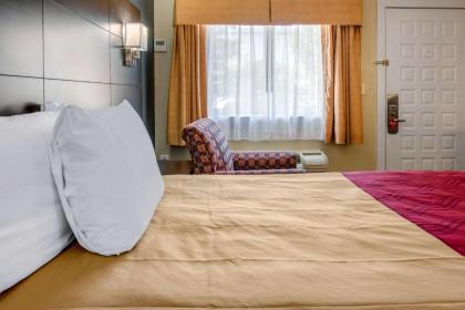 Econo Lodge Freeport - Brunswick Area - image 18