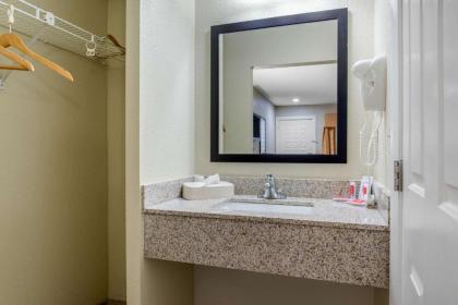 Econo Lodge Freeport - Brunswick Area - image 19