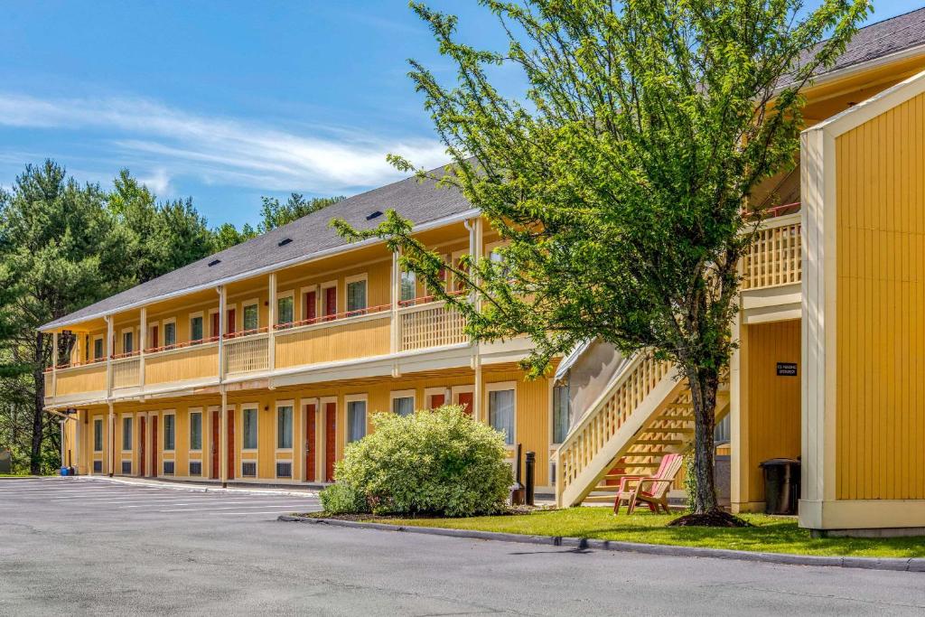 Econo Lodge Freeport - Brunswick Area - image 4