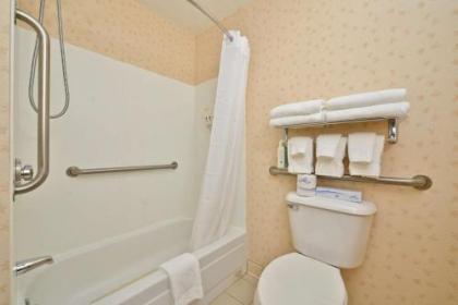 Best Western - Freeport Inn - image 14